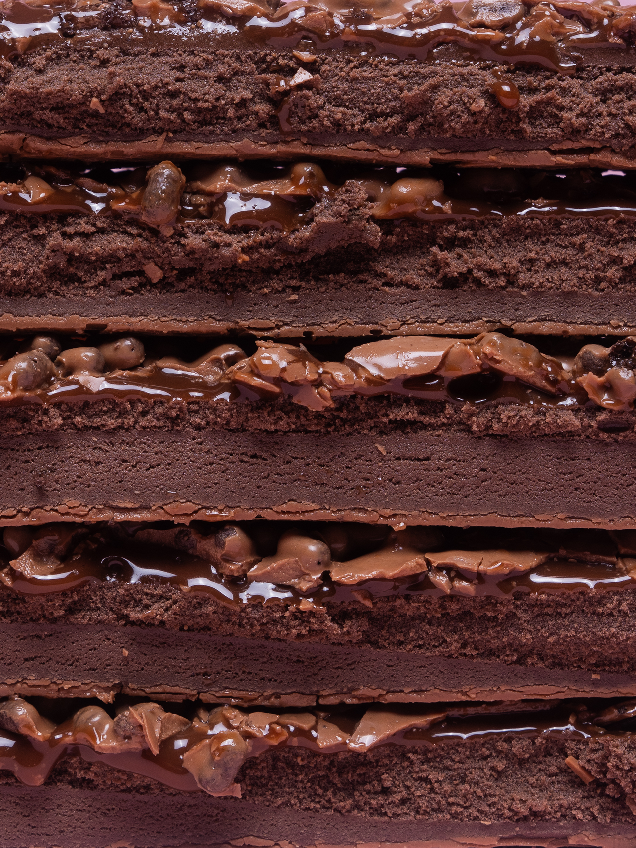 Barebells Chocolate Dough Hover Background