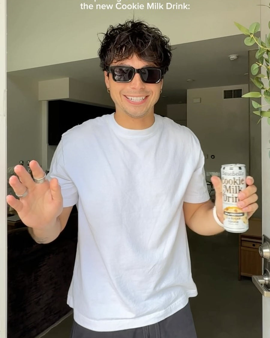 Your favorite protein drink + our favorite people = BEST DAY EVER 🤭🤤 What would you do if we showed up at your door like this 👀