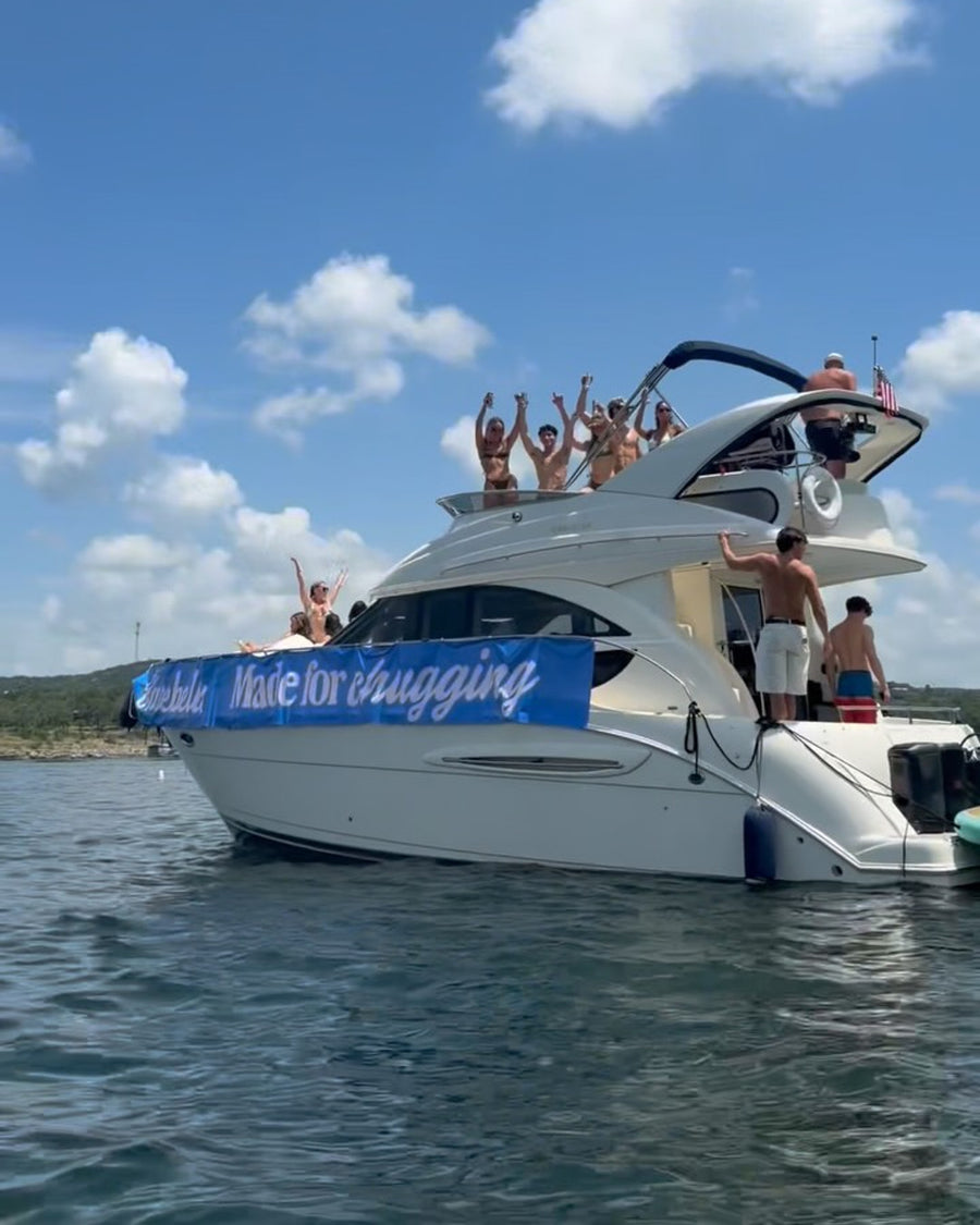 It’s not a good lake day with out a Barebells Milk Drink in hand!! 🍪🥛🛥️